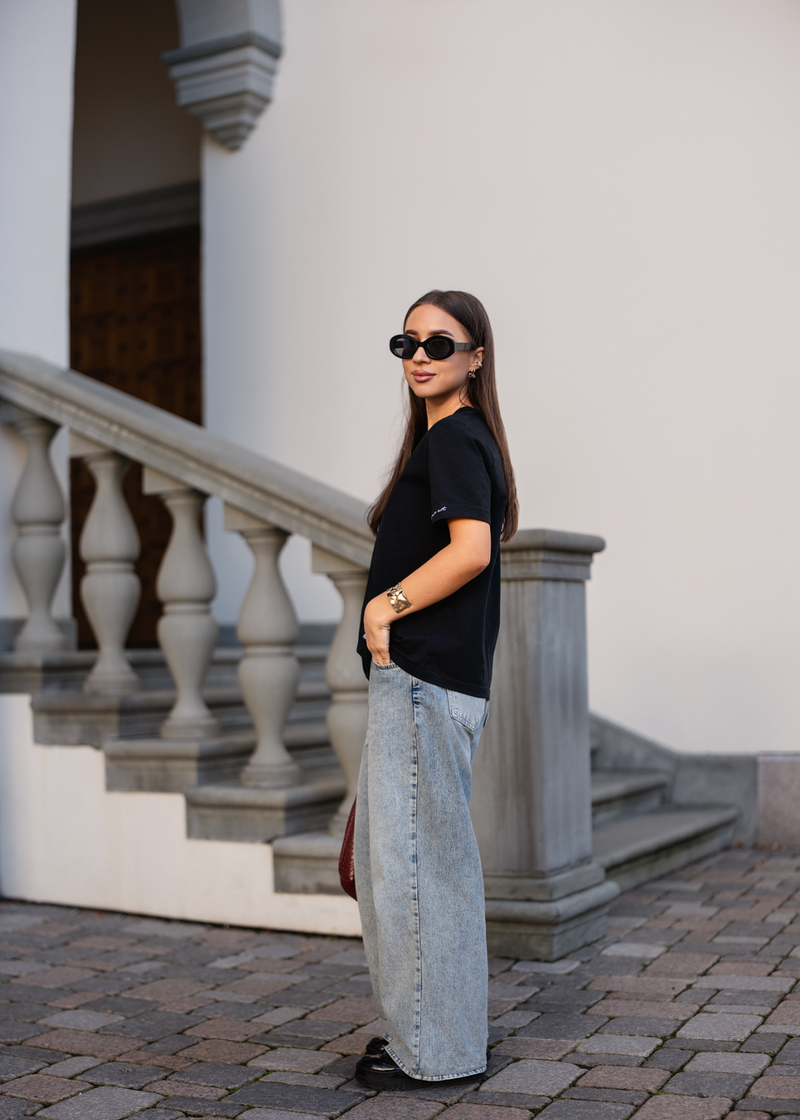 SORENTO T-SHIRT IN BLACK WITH EMBROIDERED SLOGAN